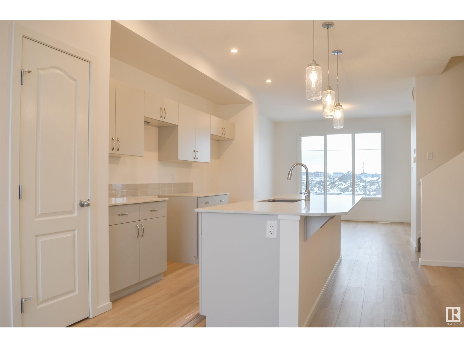 Property at 4611 177 AV NW image 5