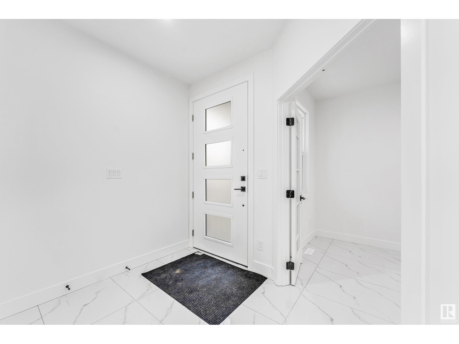 Property at 6238 19 ST NE image 3