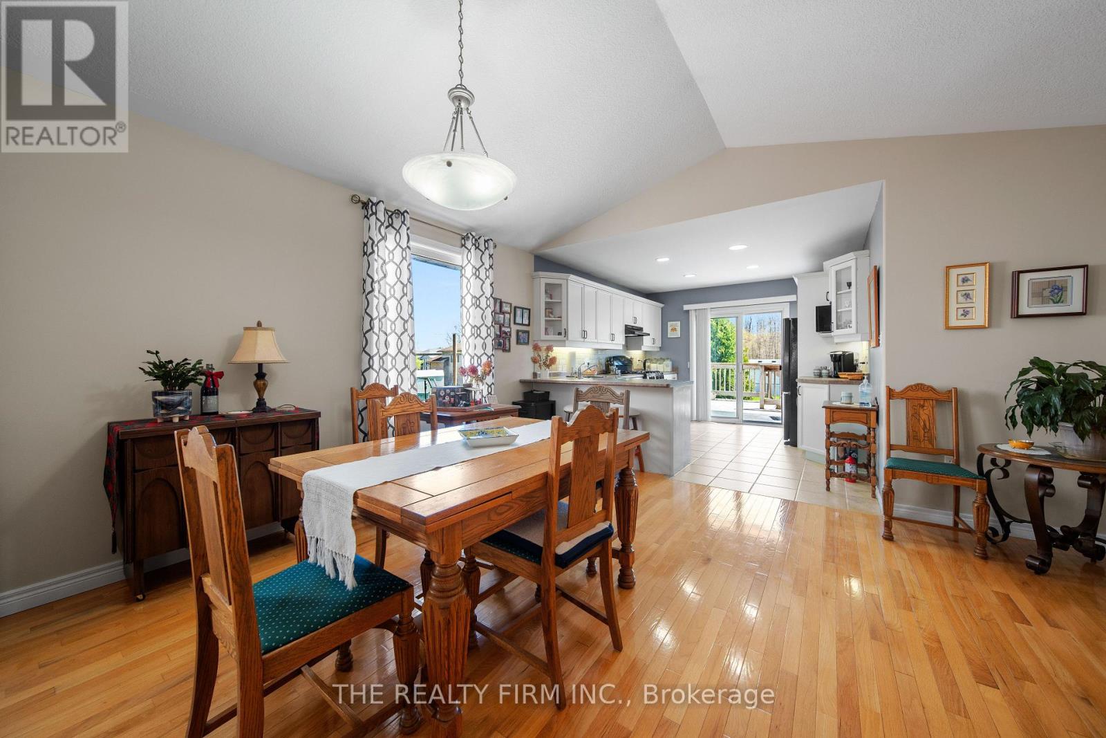 15 Magnolia Court, St. Thomas, Ontario  N5P 4M3 - Photo 10 - X12111020