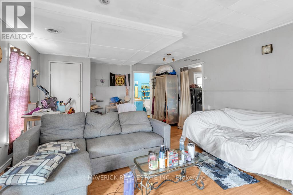 101 Thames Street N, Ingersoll, Ontario  N5C 3C9 - Photo 22 - X12171447