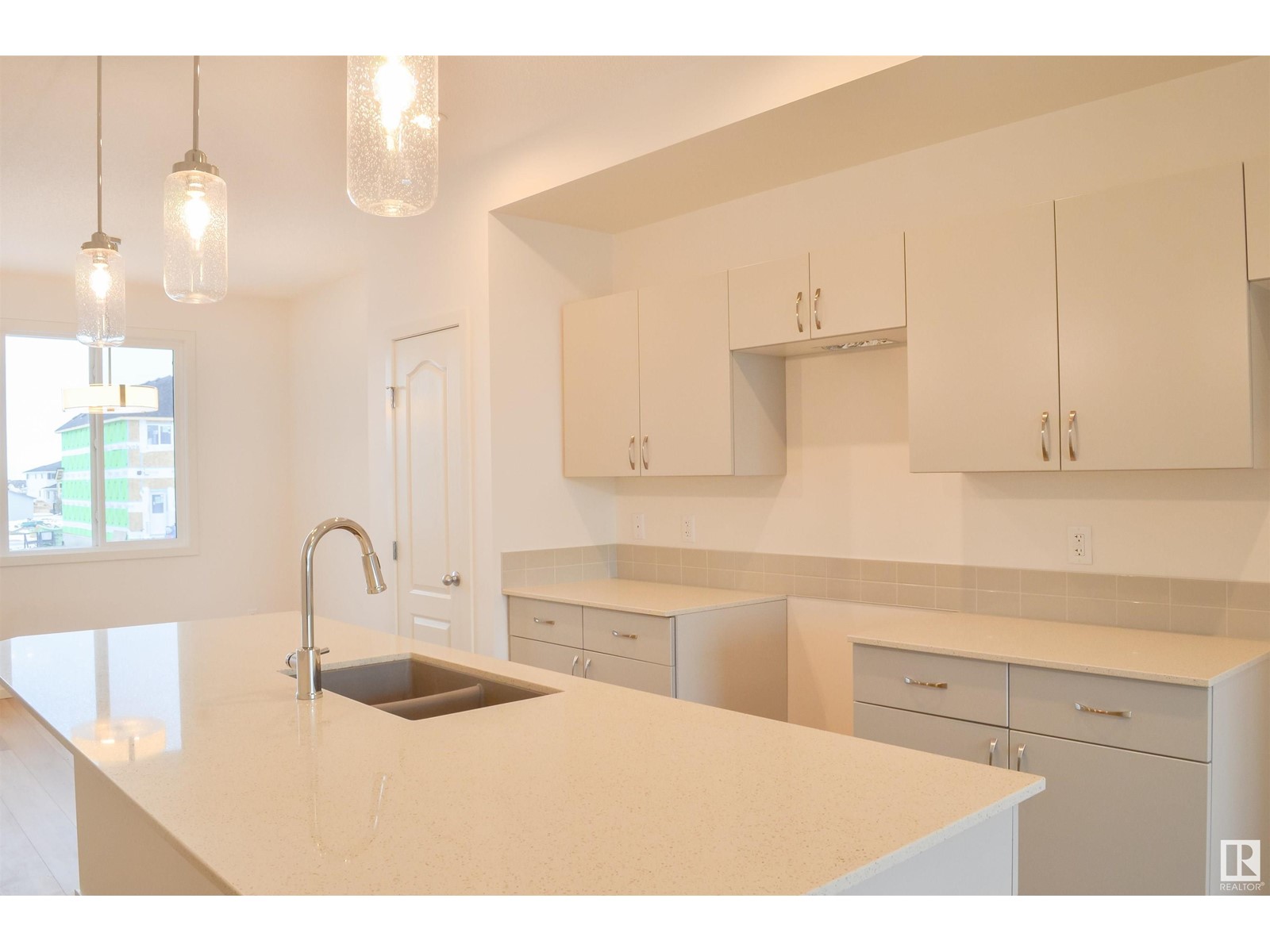 4619 177 Av Nw, Edmonton, Alberta  T5Y 4B7 - Photo 10 - E4438396