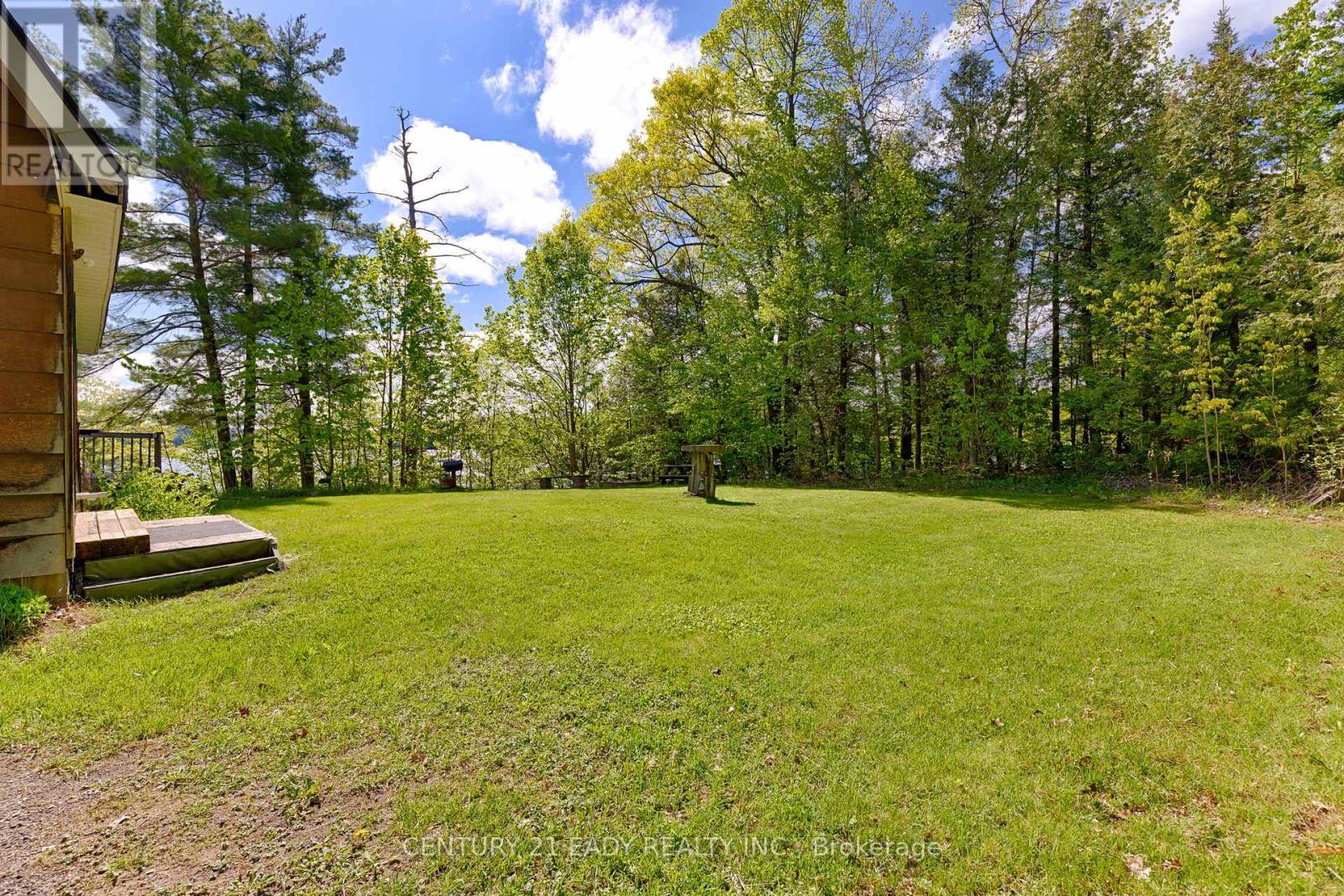 1044 Beachs Lane, Greater Madawaska, Ontario  K0J 1H0 - Photo 15 - X12171446