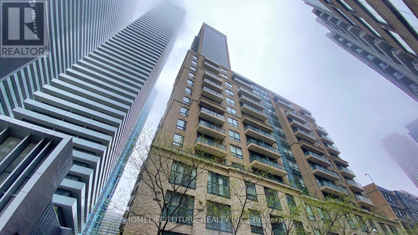 207 - 35 HAYDEN STREET, Toronto, Ontario