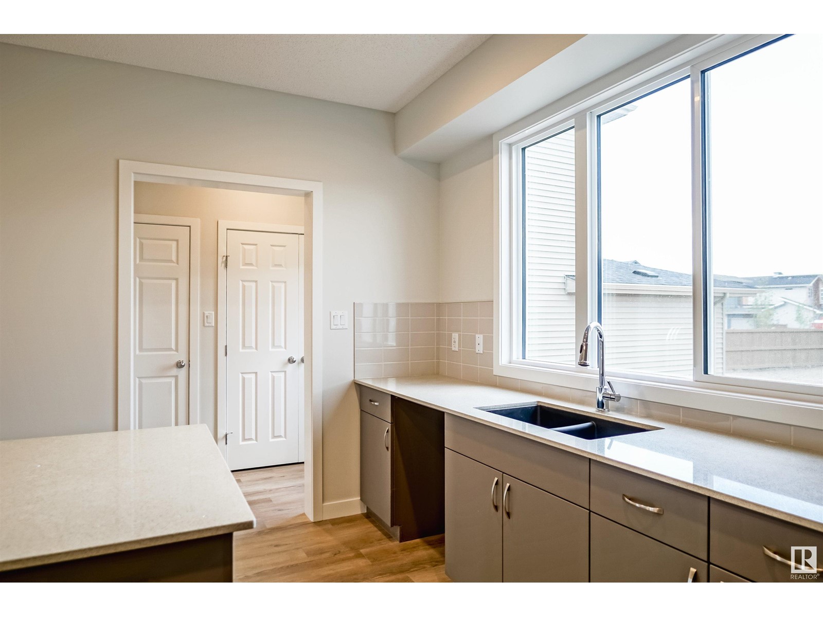 4615 177 Av Nw, Edmonton, Alberta  T5Y 4B7 - Photo 11 - E4438398
