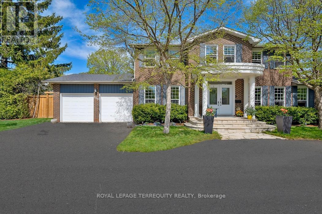 219 Valleyview Court, Oakville, Ontario  L6L 5H9 - Photo 3 - W12169509
