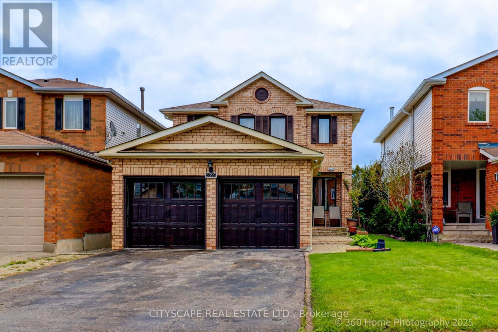 3595 Cherrington Crescent, Mississauga, Ontario  L5L 5C5 - Photo 2 - W12168356