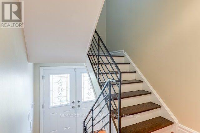 91 Pamille Place, Toronto (Brookhaven-Amesbury), Ontario  M6M 3B1 - Photo 2 - W12171413