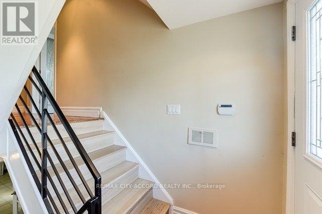 91 Pamille Place, Toronto (Brookhaven-Amesbury), Ontario  M6M 3B1 - Photo 3 - W12171413