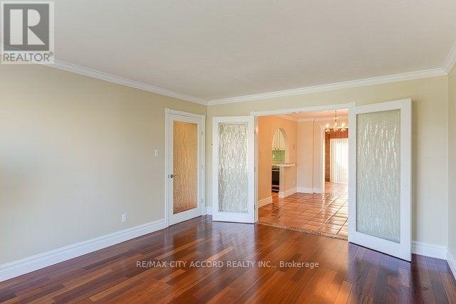 91 Pamille Place, Toronto (Brookhaven-Amesbury), Ontario  M6M 3B1 - Photo 5 - W12171413