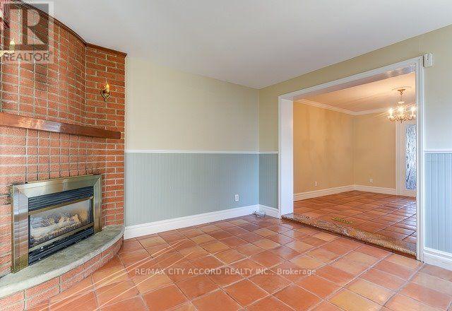 91 Pamille Place, Toronto (Brookhaven-Amesbury), Ontario  M6M 3B1 - Photo 8 - W12171413