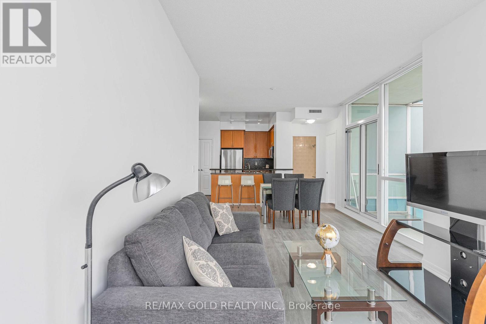 1902 - 3939 Duke Of York Boulevard, Mississauga, Ontario  L5B 4N2 - Photo 22 - W12171445