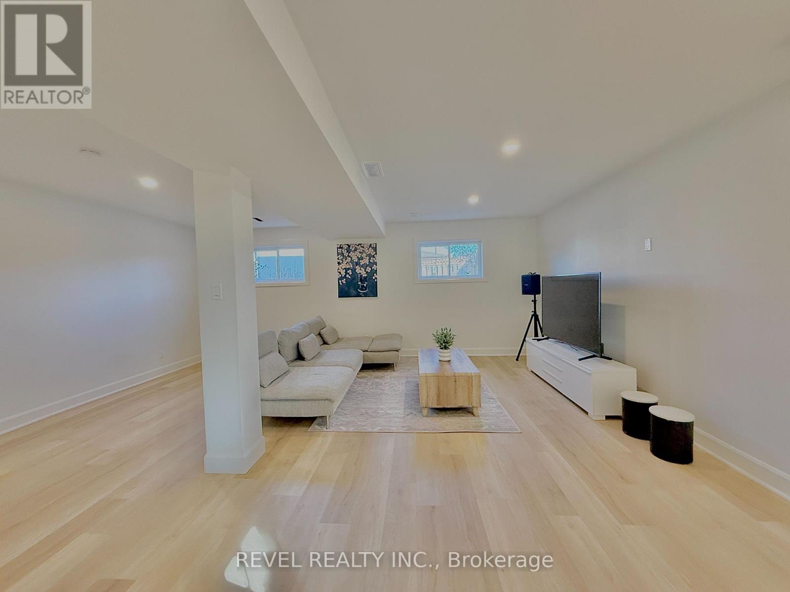 Photo 37 of 47 for 779 Monsarrat Avenue