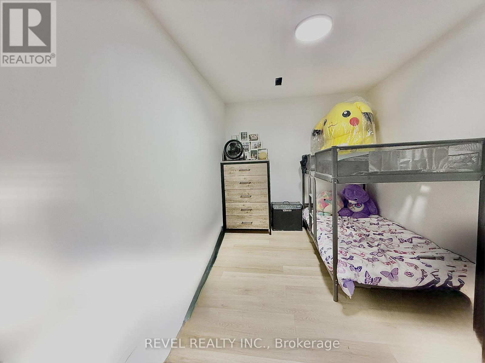 Photo 42 of 47 for 779 Monsarrat Avenue
