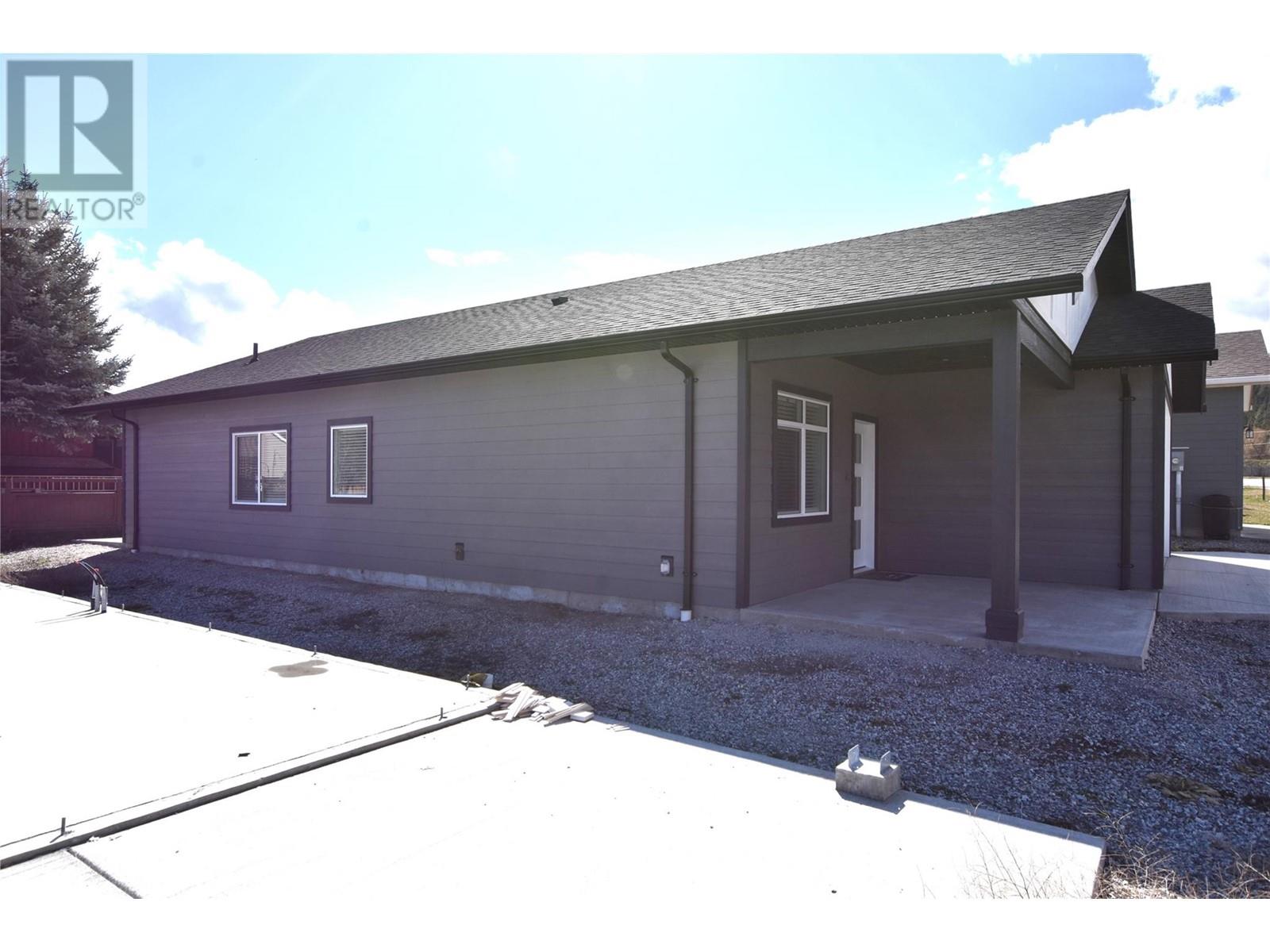 Property at 592 Nighthawk Avenue image 3