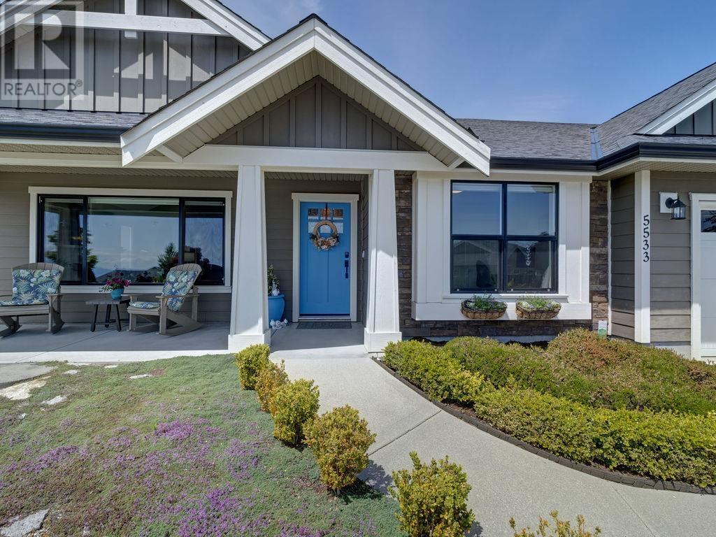 Property at 5533 PEREGRINE CRESCENT image 4