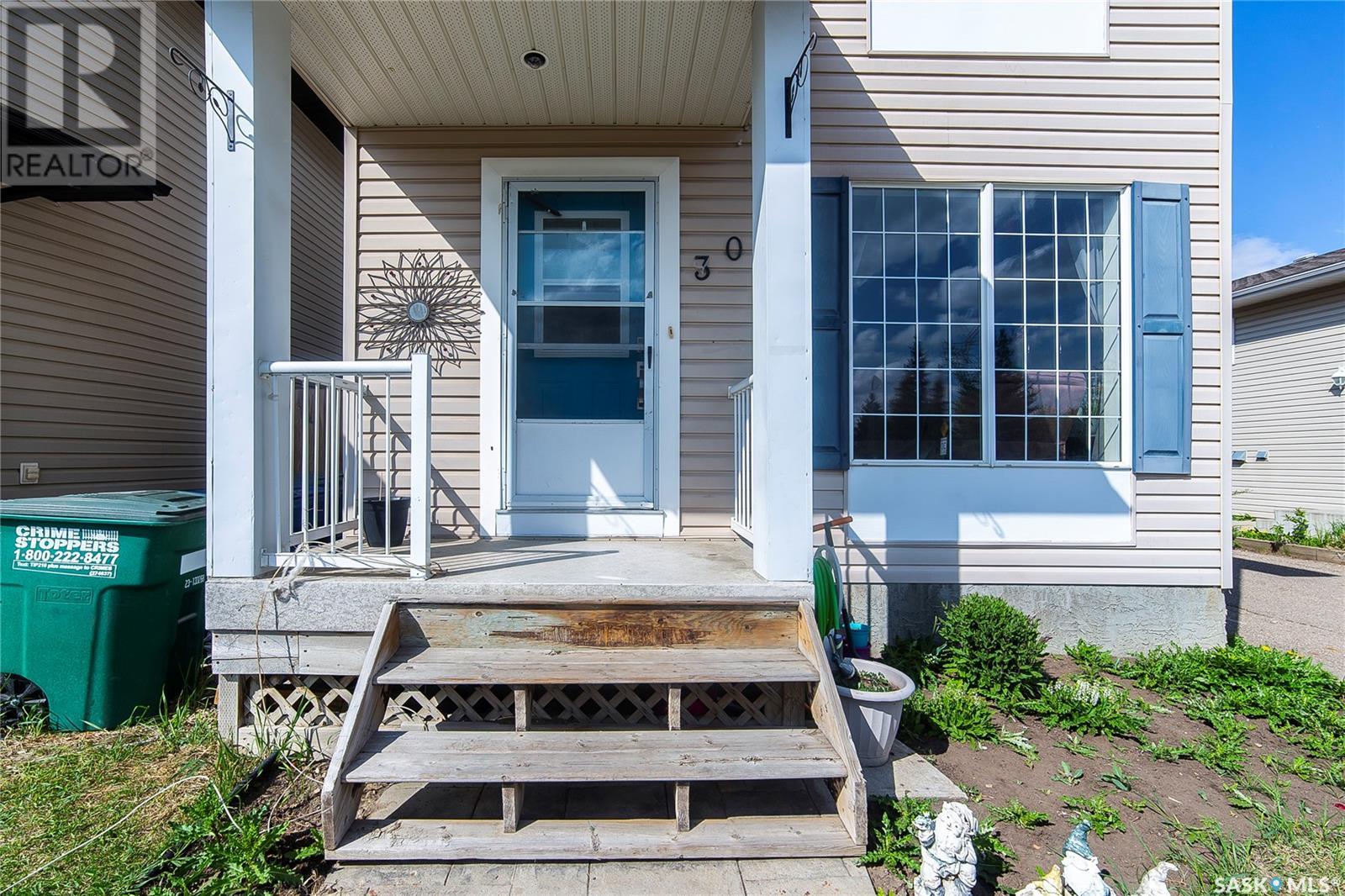 Property at 303 Rutherford CRESCENT image 4