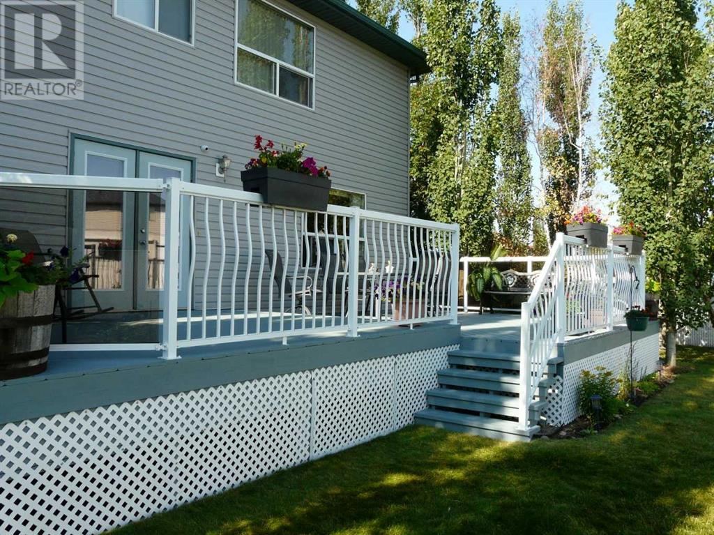 Property at 116 Oakmere Place image 2