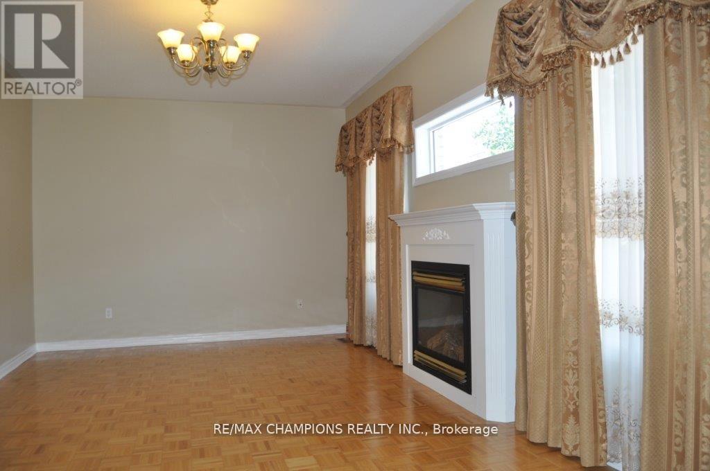Property at 104 MASTERS GREEN CRESCENT image 5