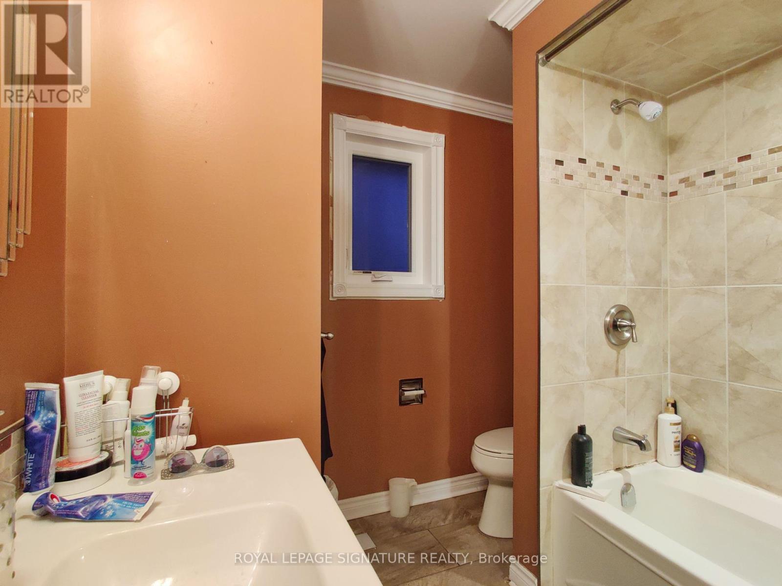 Upper - 2966 Caradoc Lane, Oakville, Ontario  L6J 6V6 - Photo 21 - W12171473