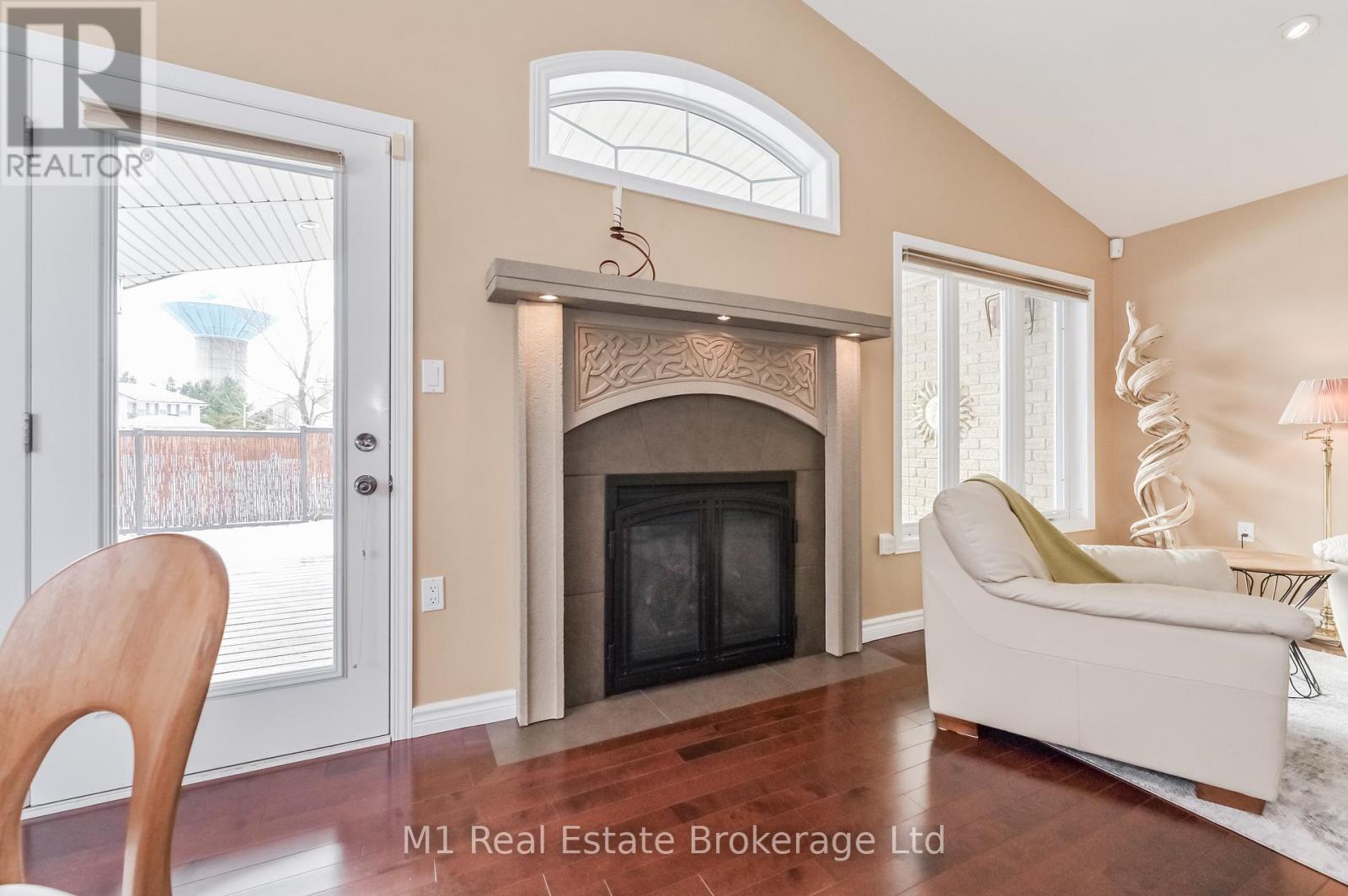 104 Keating Drive, Centre Wellington, Ontario  N0B 1S0 - Photo 17 - X12164259