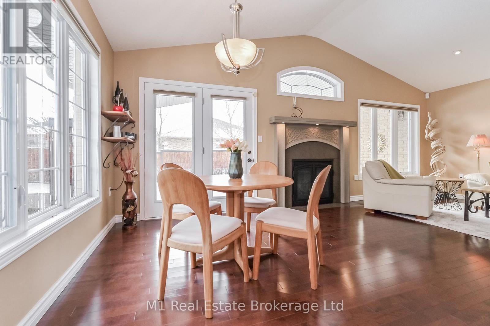 104 Keating Drive, Centre Wellington, Ontario  N0B 1S0 - Photo 13 - X12164259