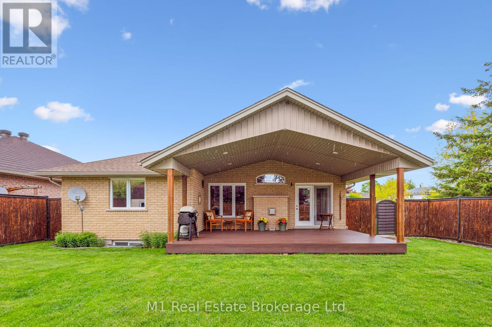 104 Keating Drive, Centre Wellington, Ontario  N0B 1S0 - Photo 35 - X12164259