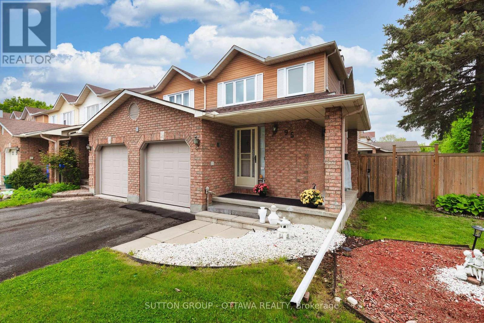 Property at 95 WINNEGREEN COURT image 1