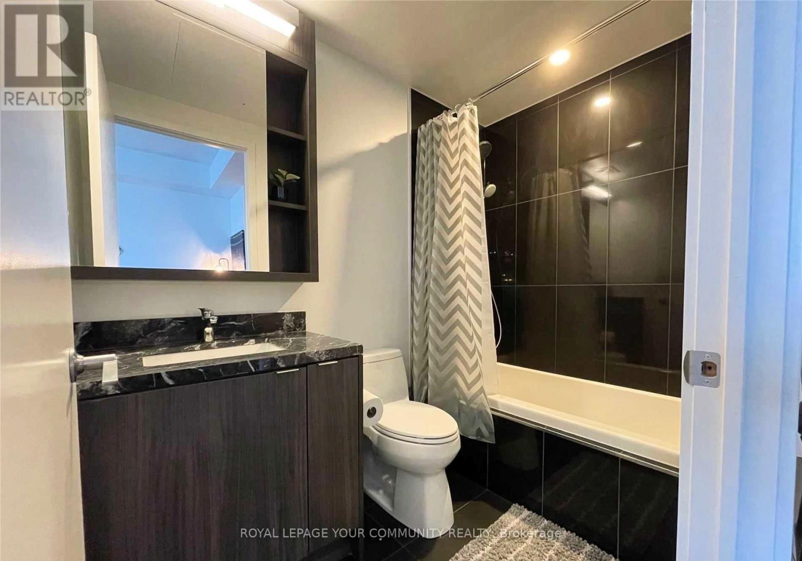 4207 - 125 Blue Jays Way, Toronto, Ontario  M5V 0N5 - Photo 6 - C12171481