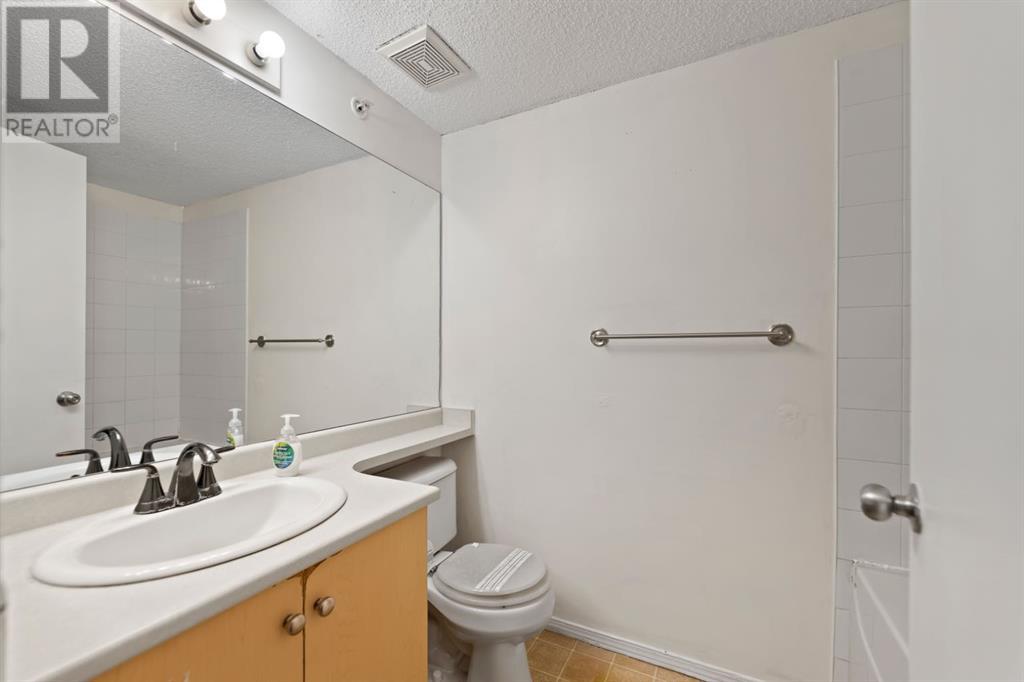 Property at 426, 1717 60 Street SE image 3