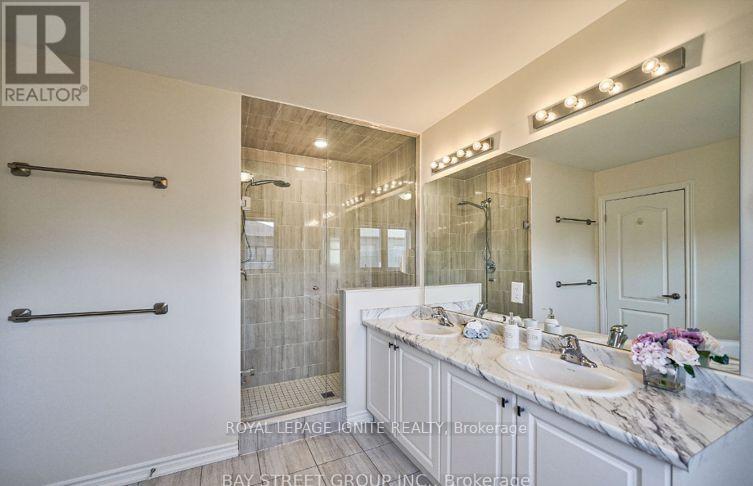 61 Mountainside Crescent, Whitby, Ontario  L1R 0P4 - Photo 10 - E12171493