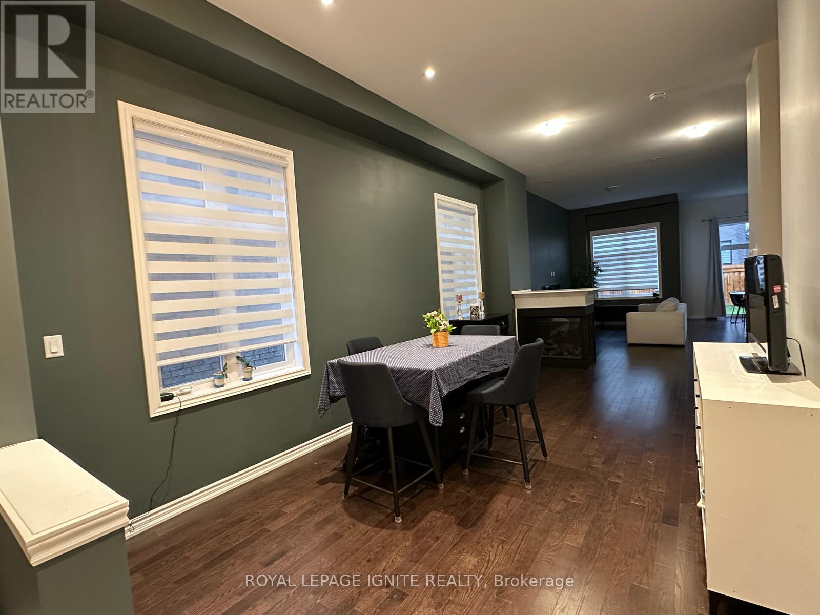 61 Mountainside Crescent, Whitby, Ontario  L1R 0P4 - Photo 2 - E12171493