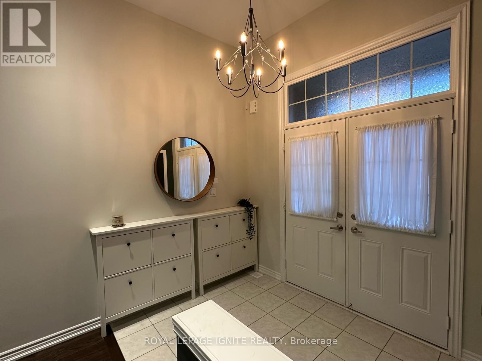61 Mountainside Crescent, Whitby, Ontario  L1R 0P4 - Photo 3 - E12171493