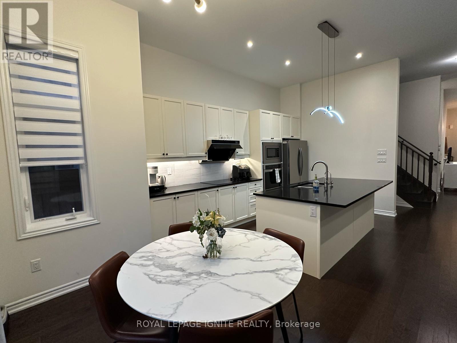 61 Mountainside Crescent, Whitby, Ontario  L1R 0P4 - Photo 6 - E12171493