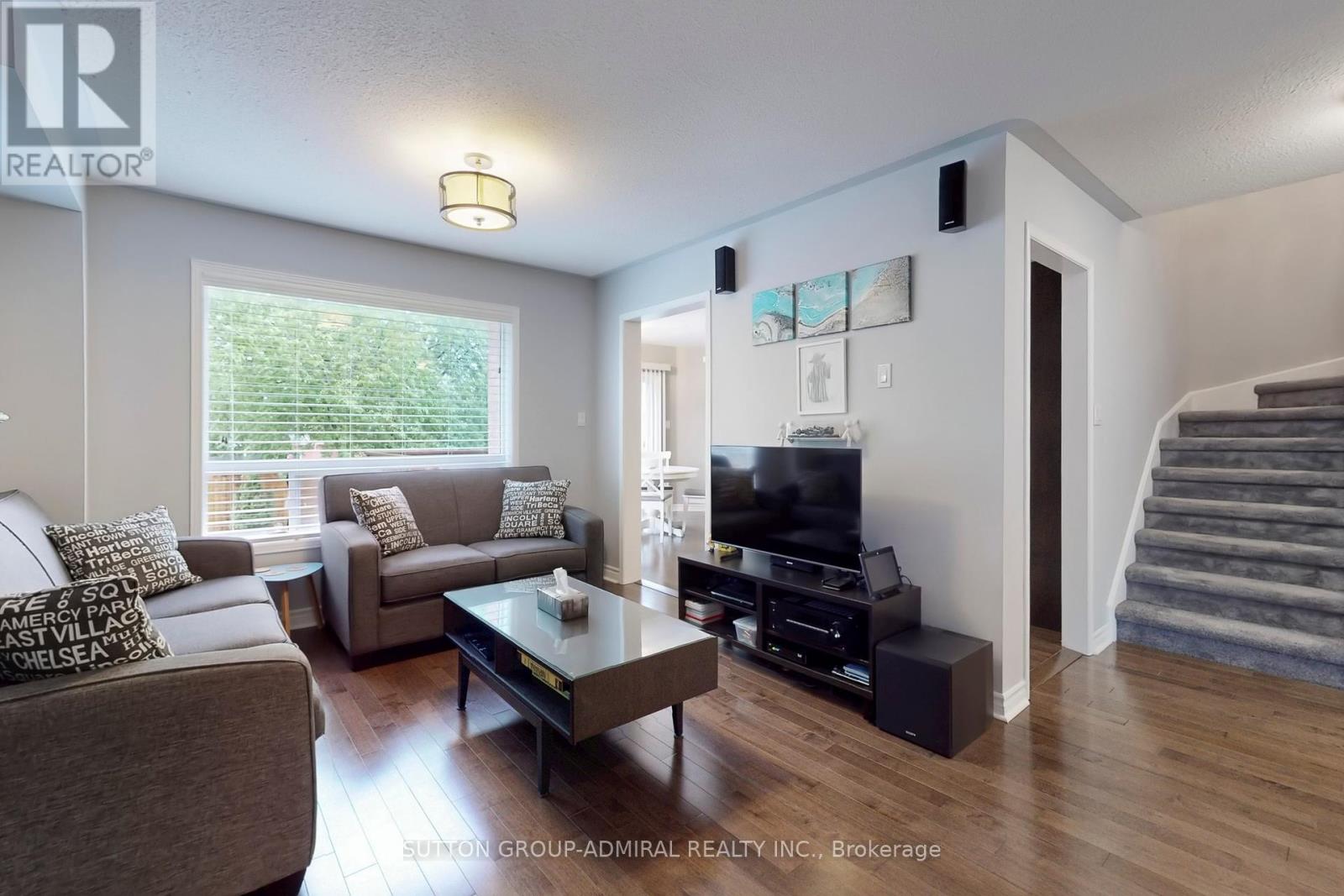 4 Blanchard Court, Whitby, Ontario  L1M 1H5 - Photo 3 - E12171498