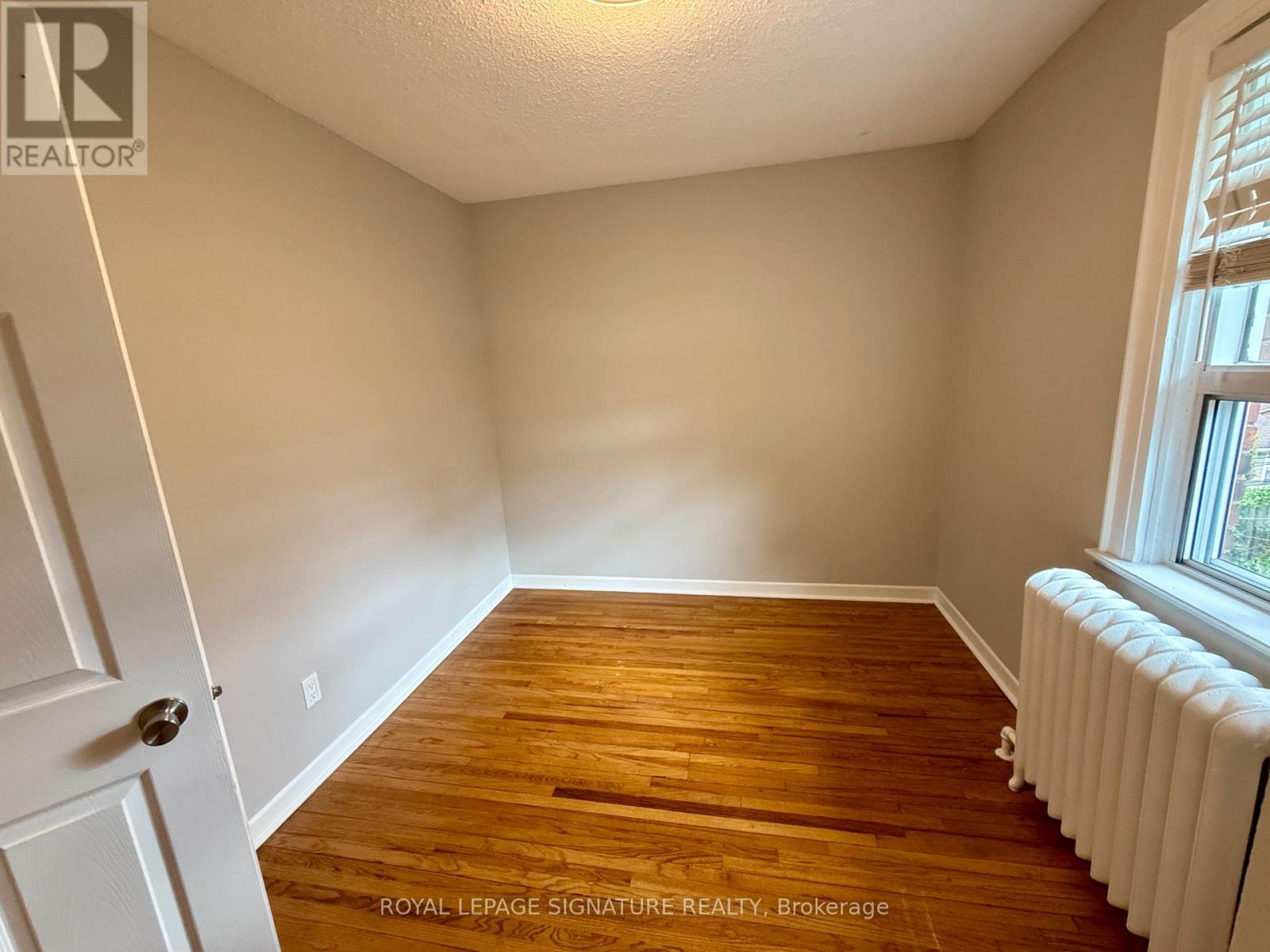 Upper - 60 Glen Manor Drive, Toronto, Ontario  M4E 2X2 - Photo 15 - E12171509