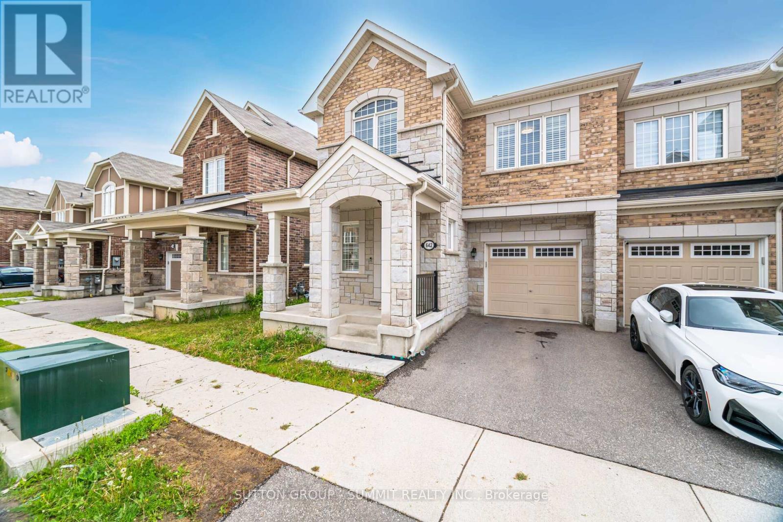 642 Laking Terrace, Milton, Ontario  L9T 9J4 - Photo 2 - W12171484