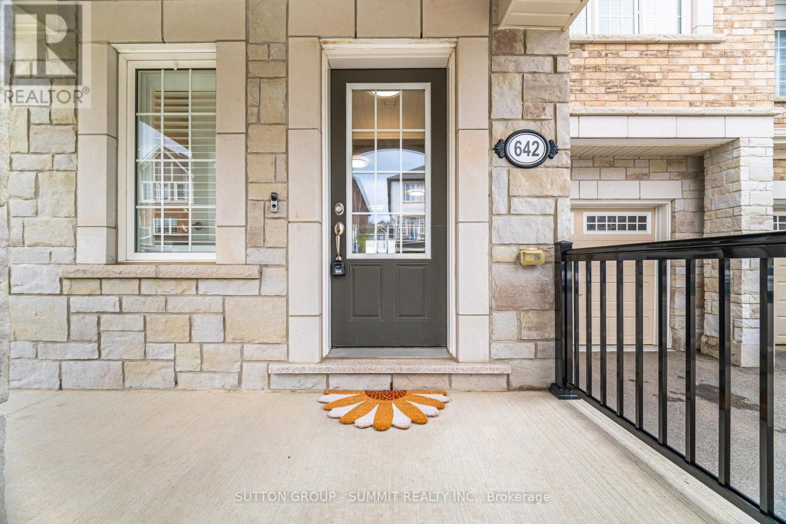 642 Laking Terrace, Milton, Ontario  L9T 9J4 - Photo 4 - W12171484