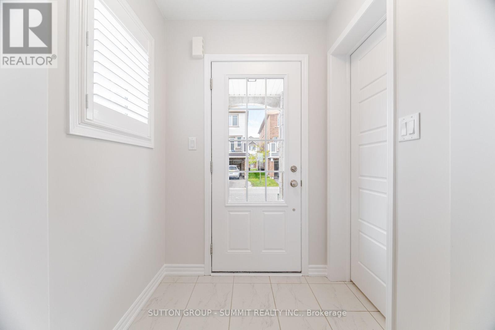642 Laking Terrace, Milton, Ontario  L9T 9J4 - Photo 5 - W12171484