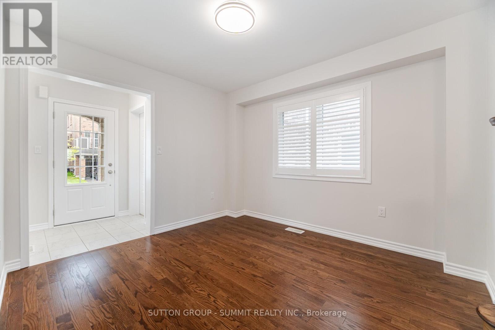 642 Laking Terrace, Milton, Ontario  L9T 9J4 - Photo 6 - W12171484