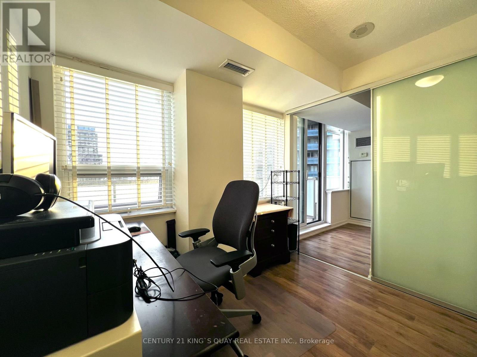 916 - 20 Joe Shuster Way, Toronto, Ontario  M6K 0A3 - Photo 12 - W12088540