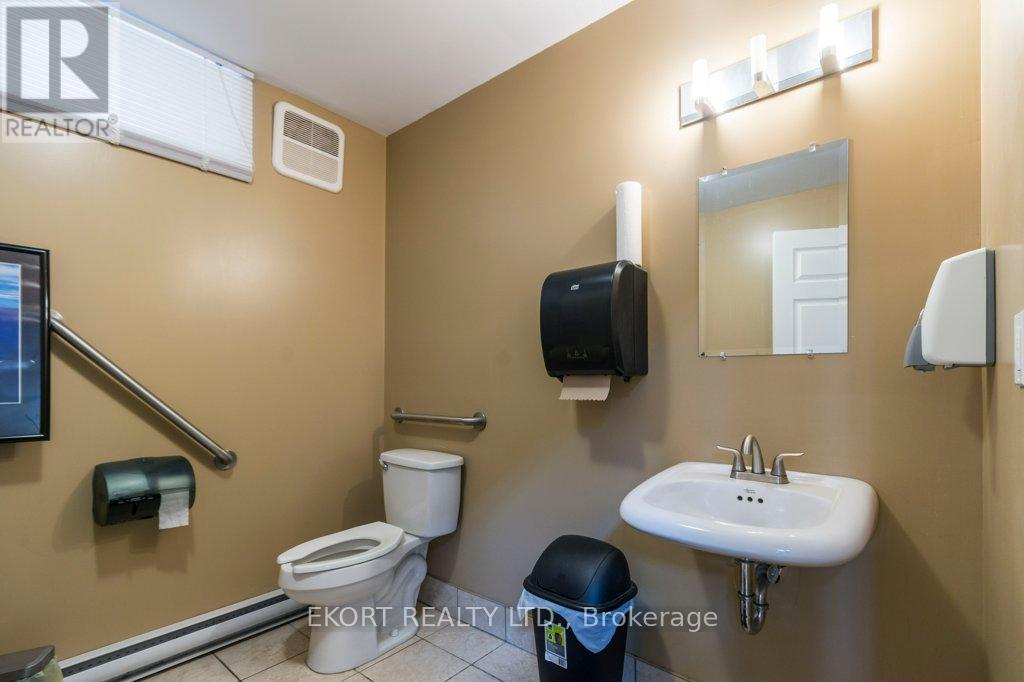 286 Front Street, Belleville, Ontario  K8N 2Z2 - Photo 13 - X12171525