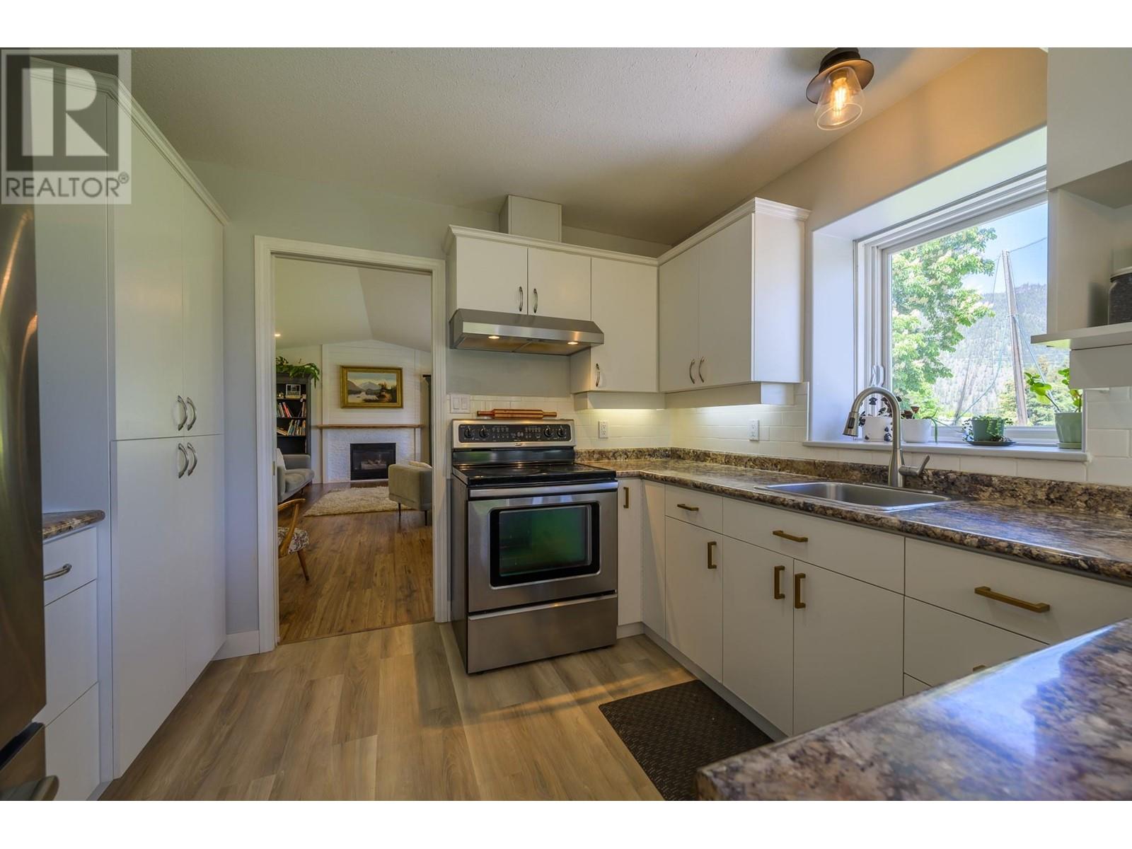 335 Aspen Drive, Chase, British Columbia  V0E 1M0 - Photo 10 - 10348555