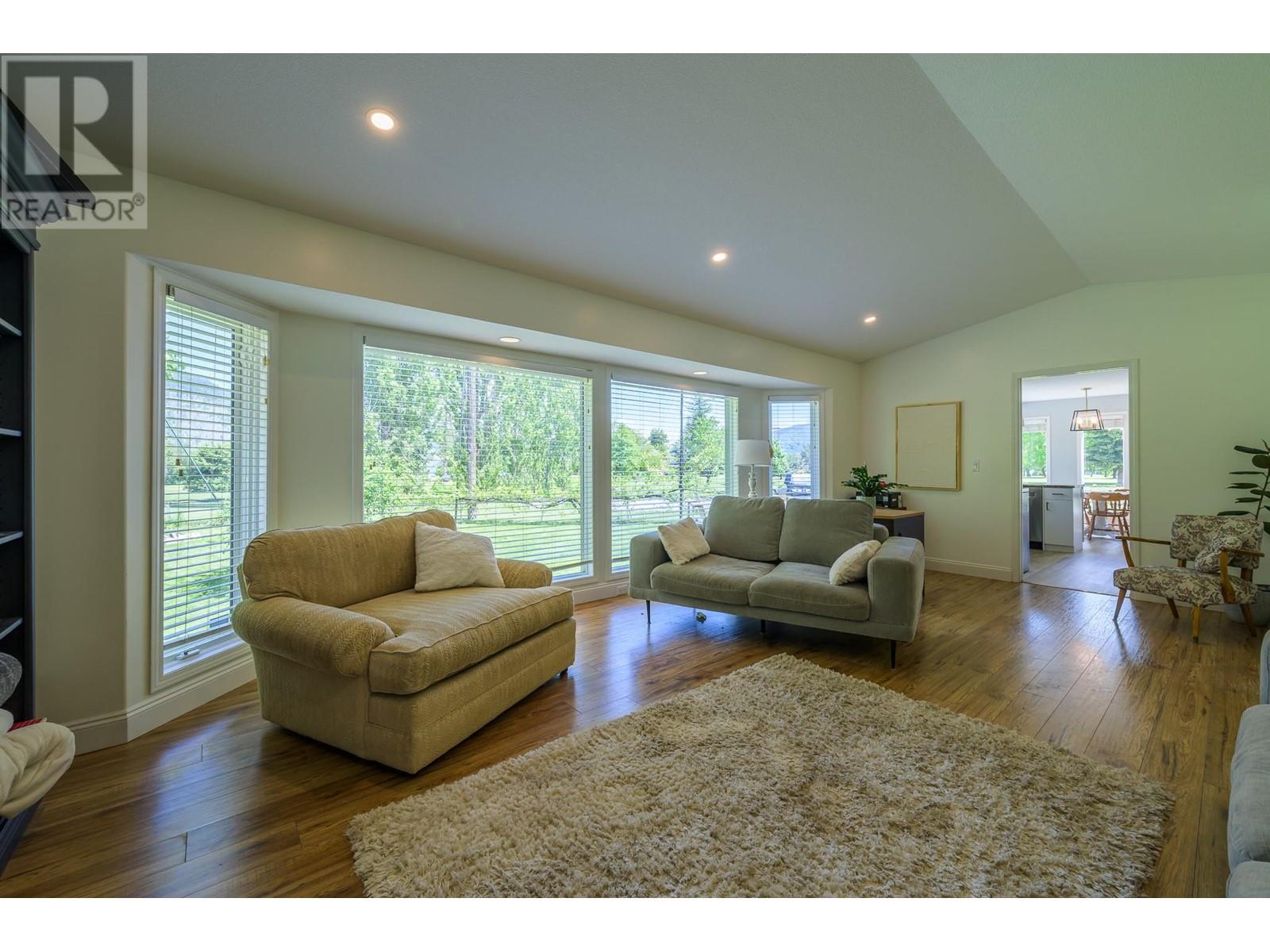 335 Aspen Drive, Chase, British Columbia  V0E 1M0 - Photo 4 - 10348555