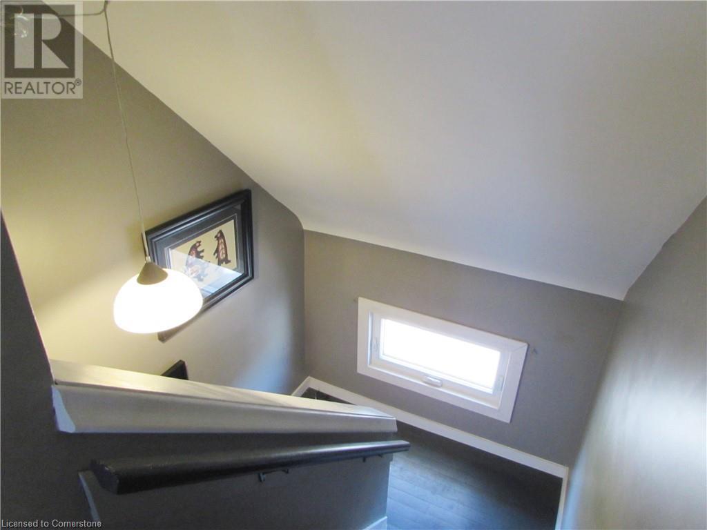 342 East 17th Street, Hamilton, Ontario  L9A 4M8 - Photo 14 - 40722664