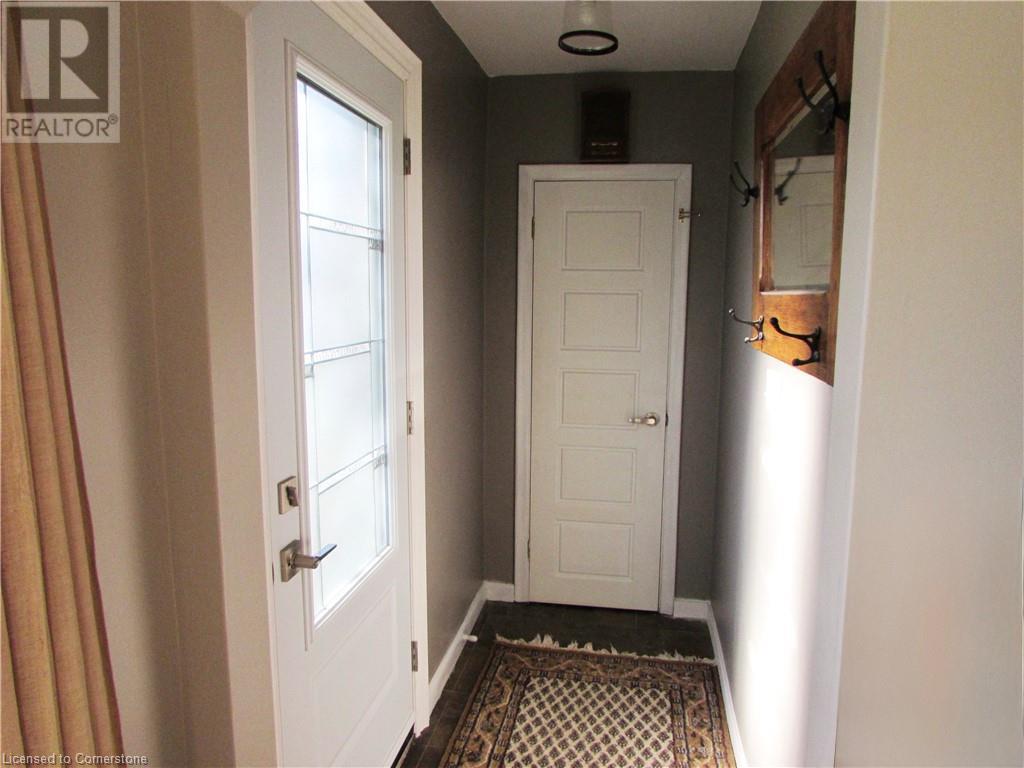 342 East 17th Street, Hamilton, Ontario  L9A 4M8 - Photo 3 - 40722664