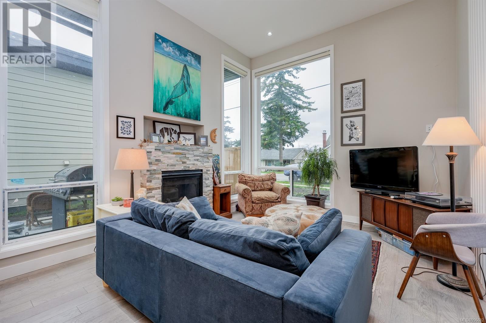 Property at 3765 Seaton St image 5