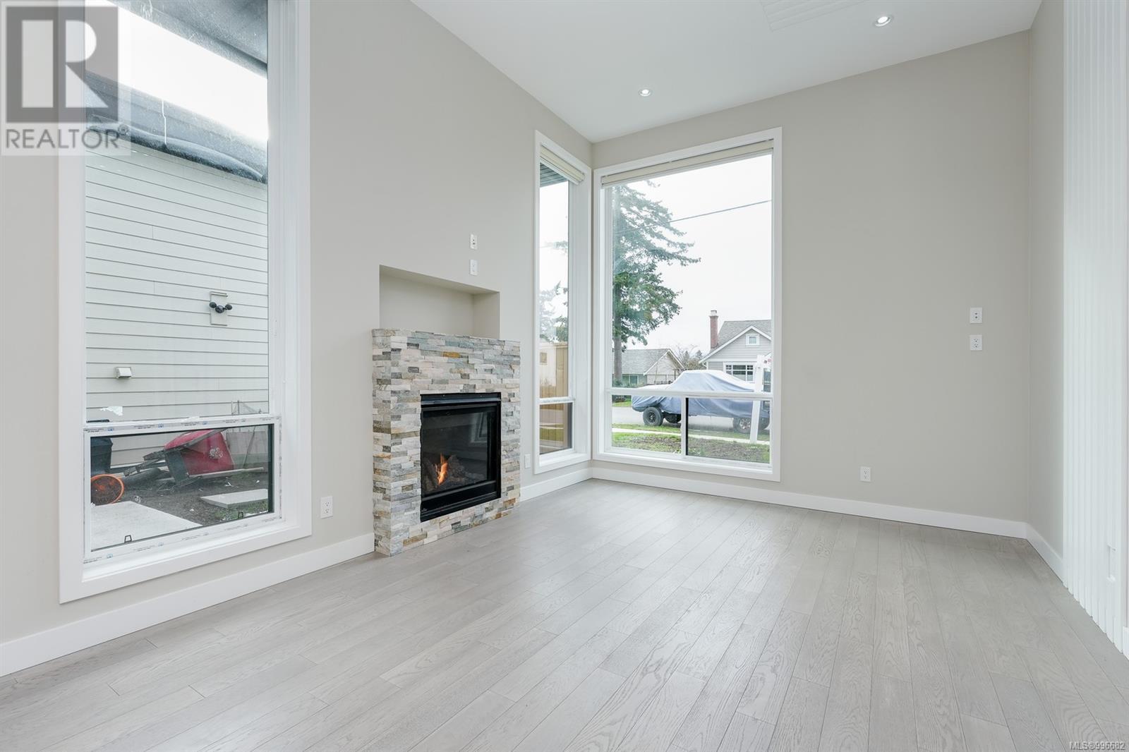 Property at 3765 Seaton St image 4