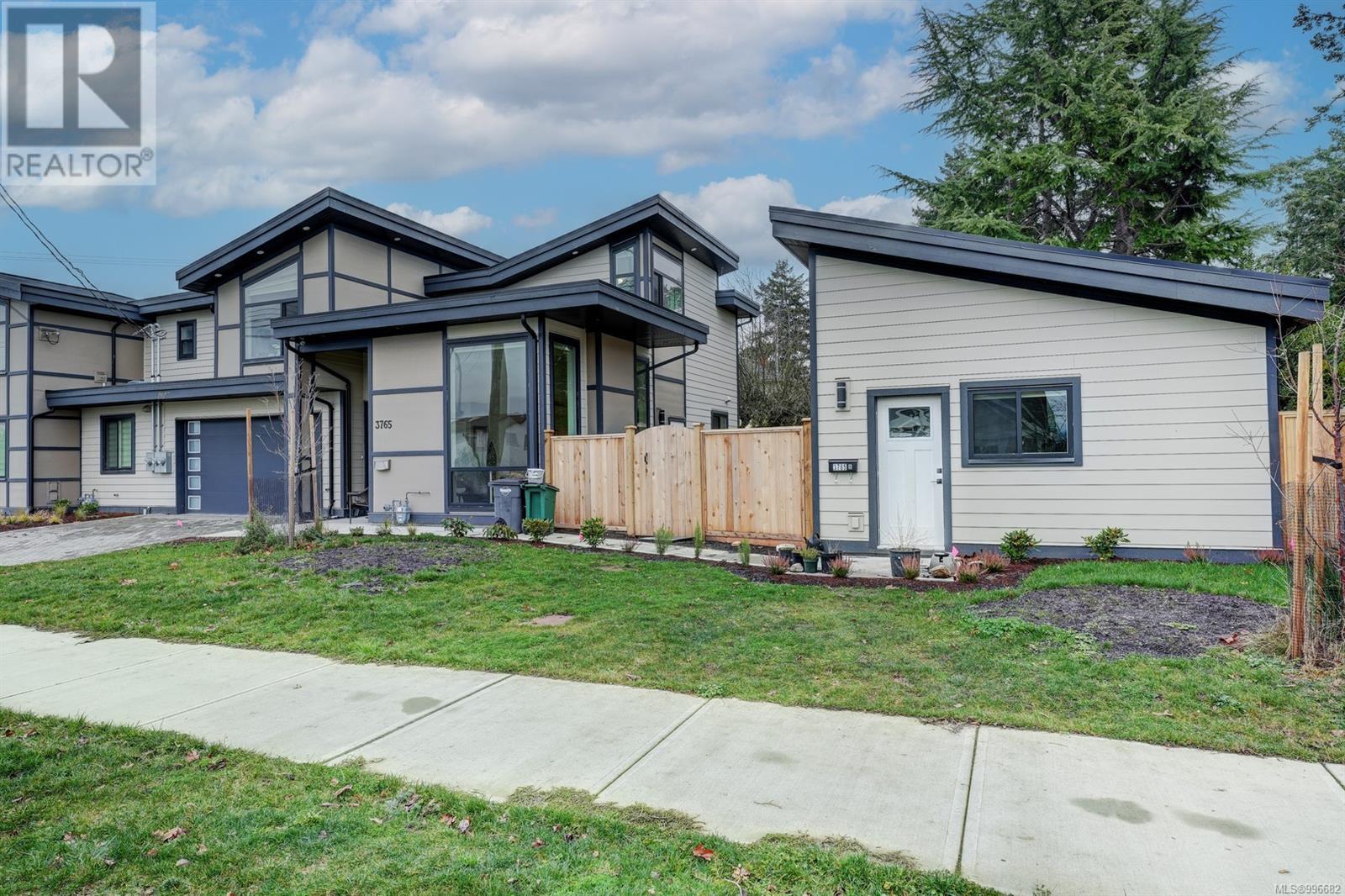 Property at 3765 Seaton St image 3