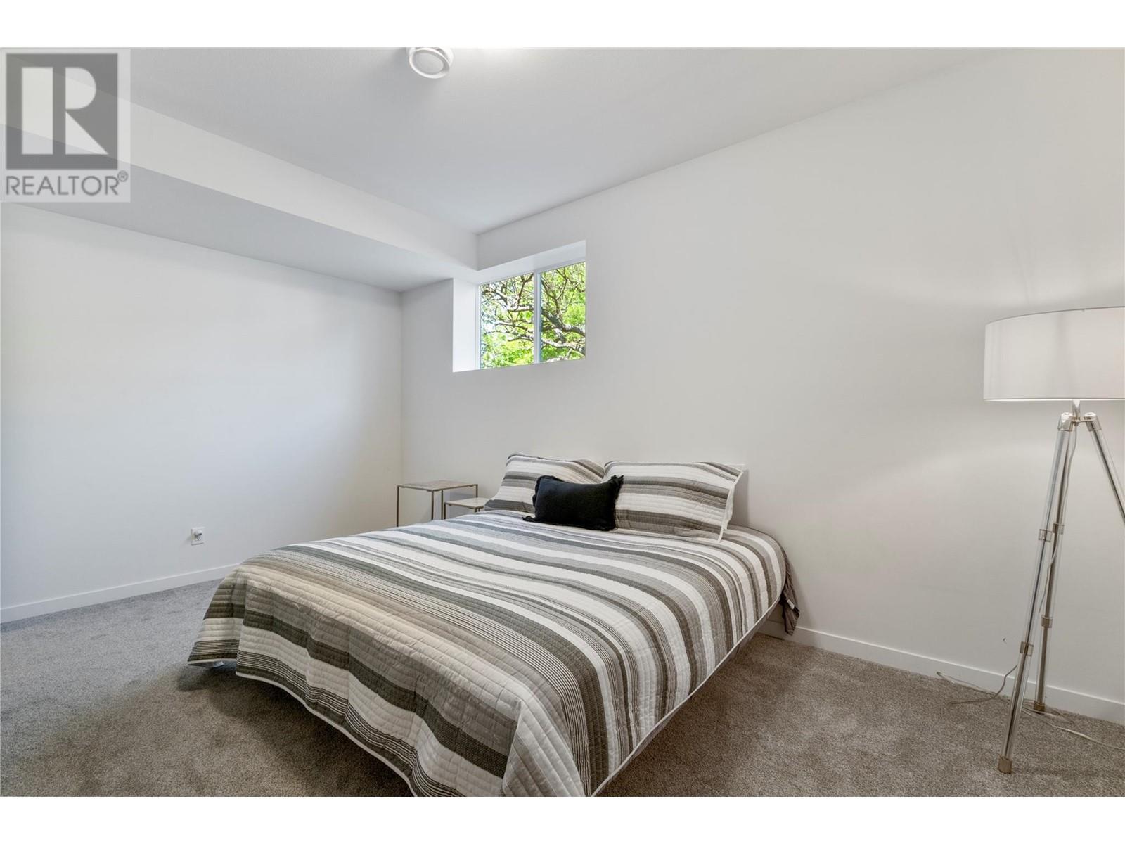 1240 52 Avenue, Salmon Arm, British Columbia  V1E 3M8 - Photo 30 - 10348701