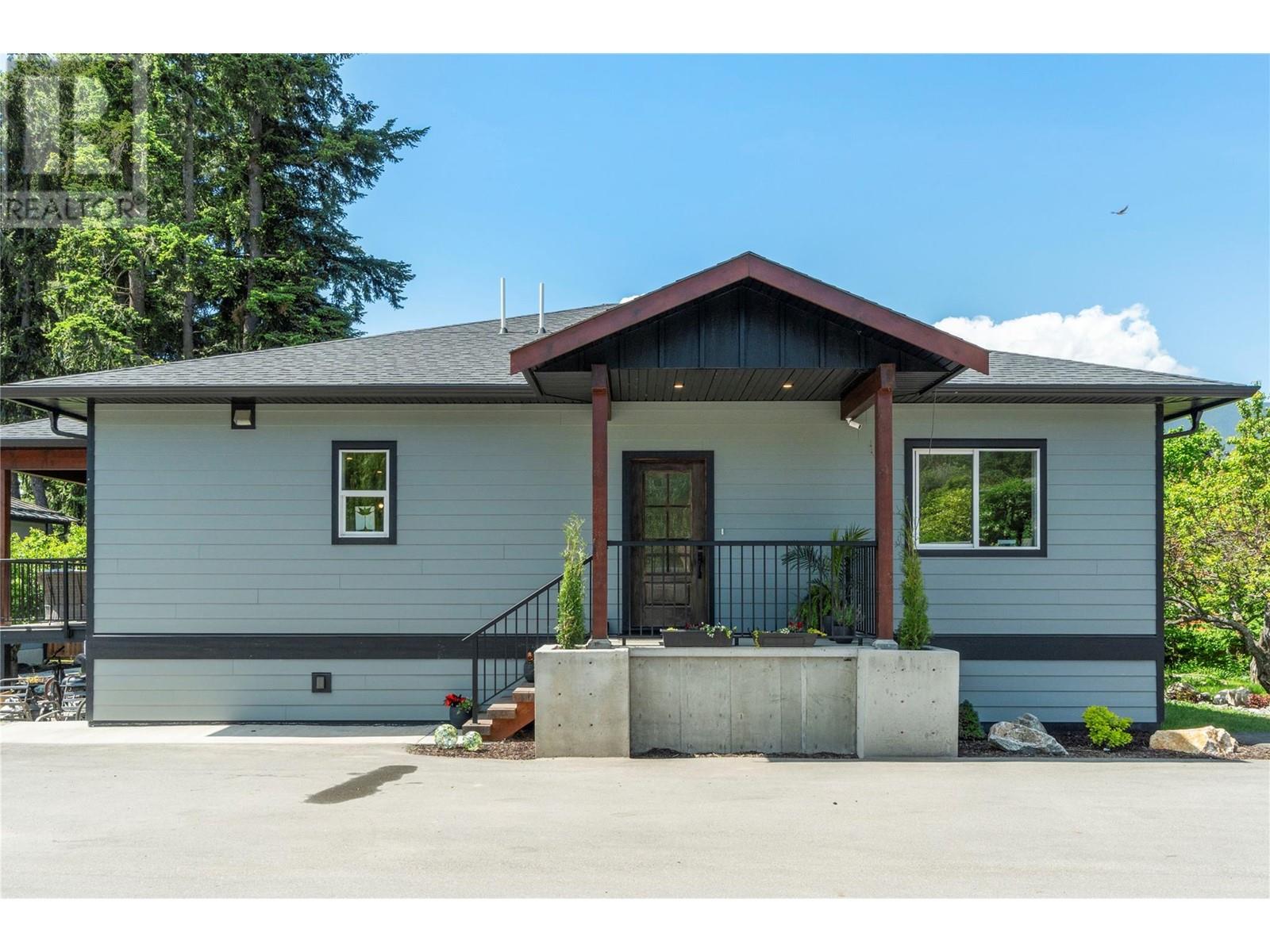 Property at 1240 52 Avenue image 1